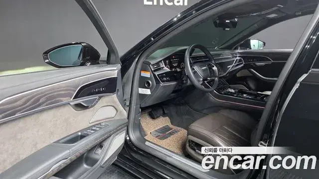 Audi A8 2021 — Şəkil 11/39
