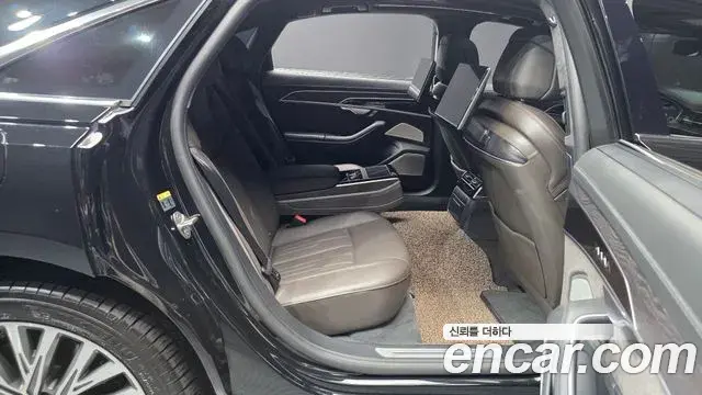 Audi A8 2021 — Şəkil 26/39