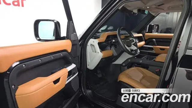 Land Rover Defender 2023 — Фото 10/20
