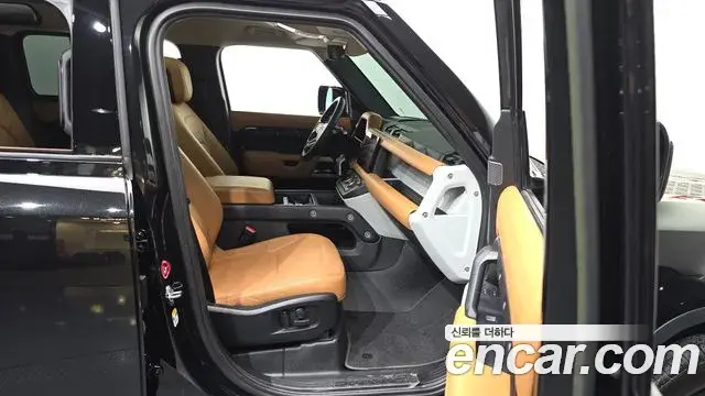 Land Rover Defender 2023 — Фото 11/20