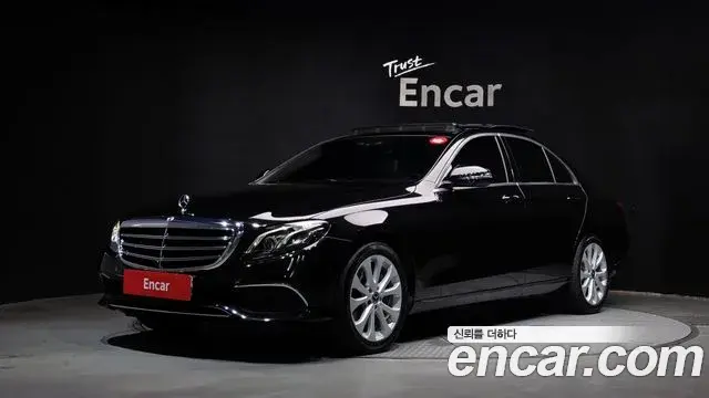 Mercedes-Benz E-Class 2019 — Фото 1/20