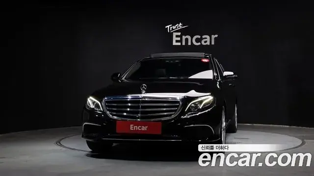 Mercedes-Benz E-Class 2019 — Фото 3/20