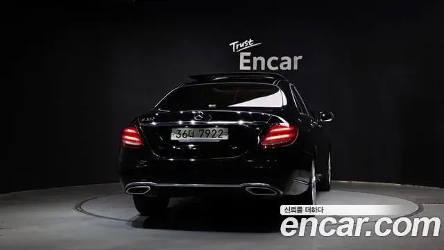 Mercedes-Benz E-Class 2019 — Фото 4/20