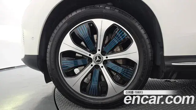 Mercedes-Benz EQC 2020 — Şəkil 8/34
