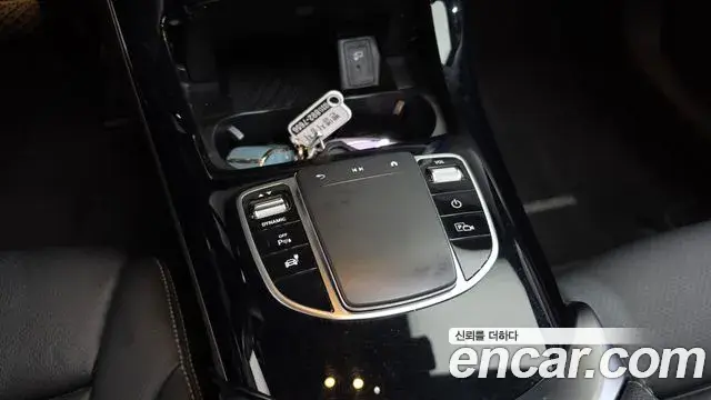 Mercedes-Benz EQC 2020 — Şəkil 12/34
