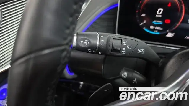 Mercedes-Benz EQC 2020 — Şəkil 18/34