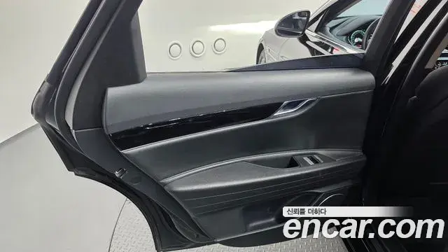 Genesis G80 2021 — ფოტო 11/34