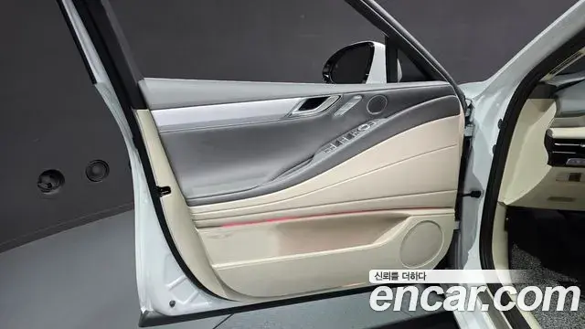Genesis G80 2025 — Photo 14/32