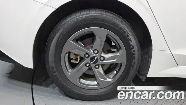 Kia K5 2022 — Photo 26/30
