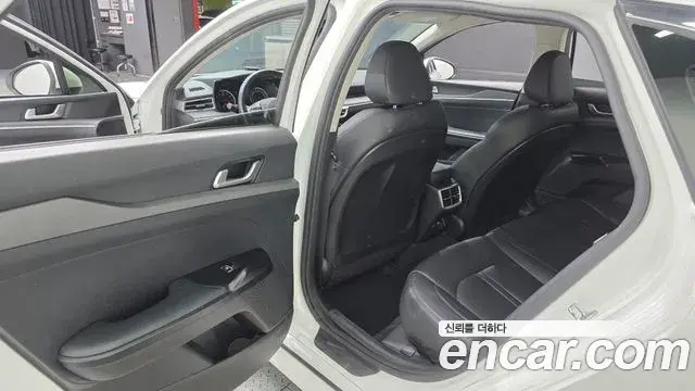 Kia K5 2022 — Photo 24/30