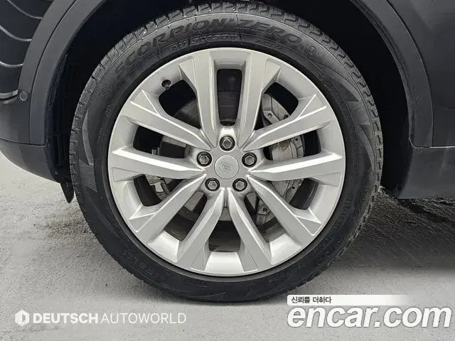 Land Rover Discovery 5 2022 — ფოტო 11/20
