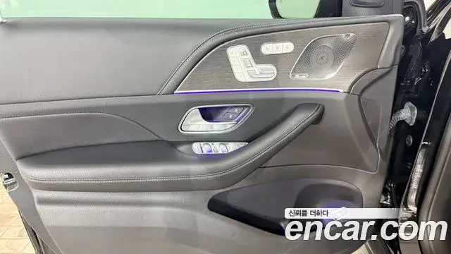 Mercedes-Benz GLE-Class 2023 — ფოტო 8/20