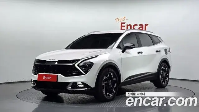 Kia Sportage 2021 — Фото 1/20