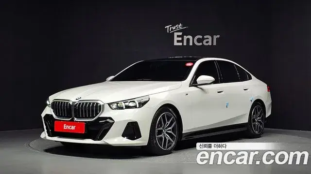 BMW 5 Series 2025 — Фото 1/20