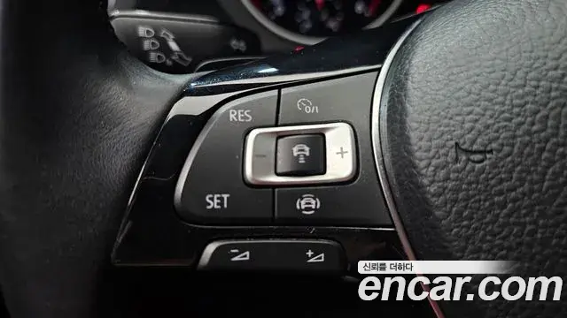 Volkswagen Tiguan 2019 — ფოტო 29/34