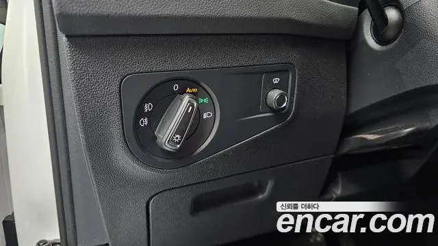 Volkswagen Tiguan 2019 — ფოტო 9/34