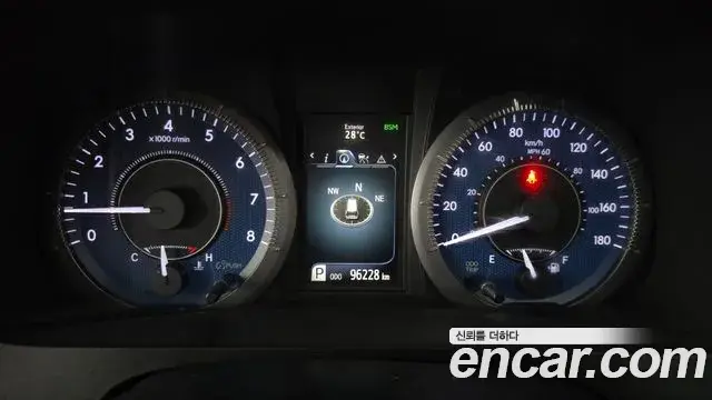 Toyota Sienna 2019 — ფოტო 5/33