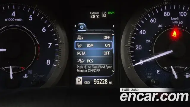 Toyota Sienna 2019 — ფოტო 10/33