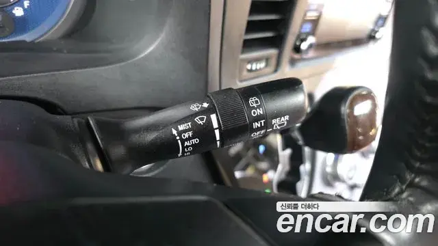Toyota Sienna 2019 — ფოტო 32/33