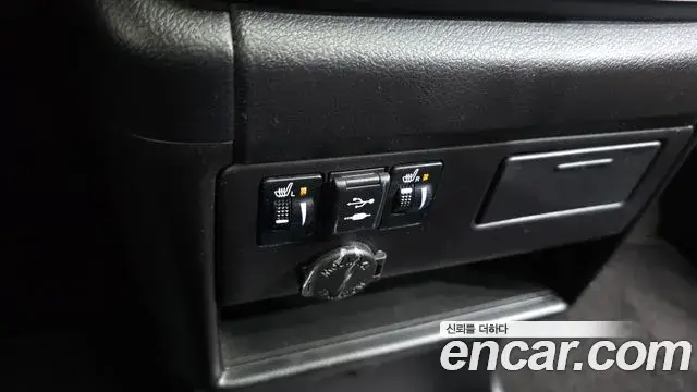 Toyota Sienna 2019 — ფოტო 11/33