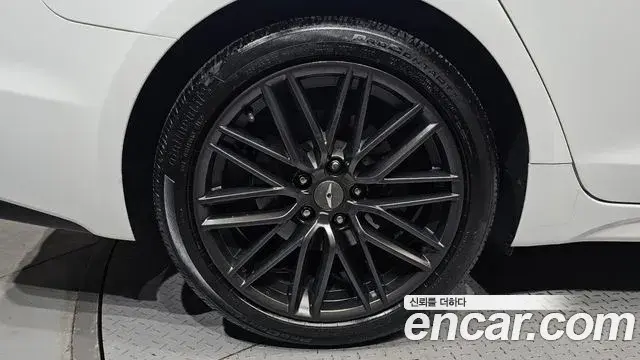 Genesis G70 2019 — ფოტო 8/20