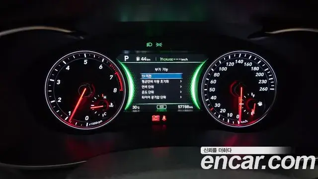 Genesis G70 2019 — ფოტო 19/20