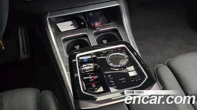 BMW i7 2024 — Photo 10/20