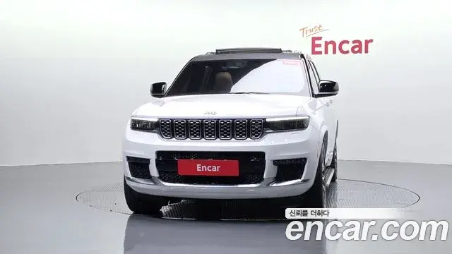 Jeep Grand Cherokee 2021 — Фото 3/20
