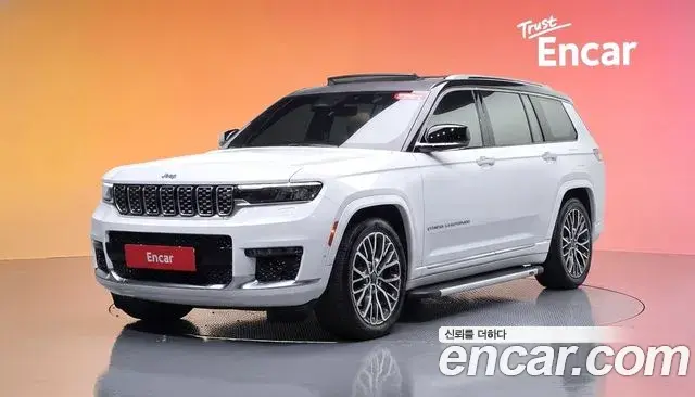 Jeep Grand Cherokee 2021 — Фото 1/20