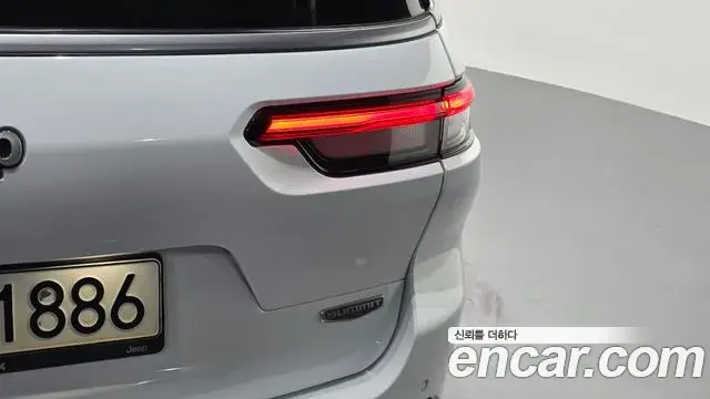 Jeep Grand Cherokee 2021 — Photo 30/38
