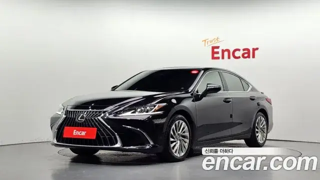 Lexus ES300h 2022 — ფოტო 25/33
