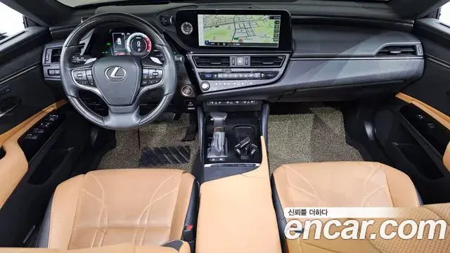 Lexus ES300h 2022 — ფოტო 32/33