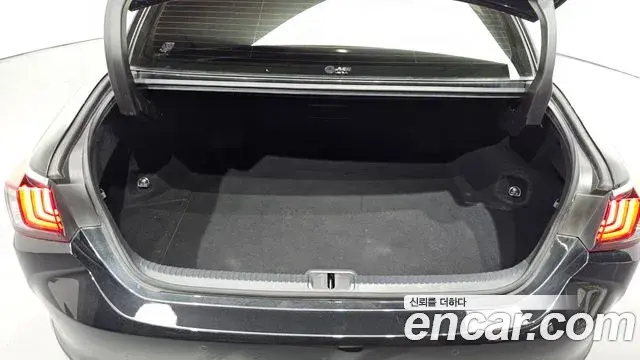 Lexus ES300h 2022 — ფოტო 27/33
