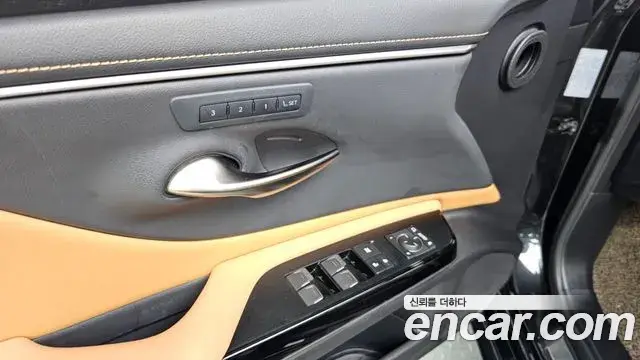 Lexus ES300h 2022 — ფოტო 17/33
