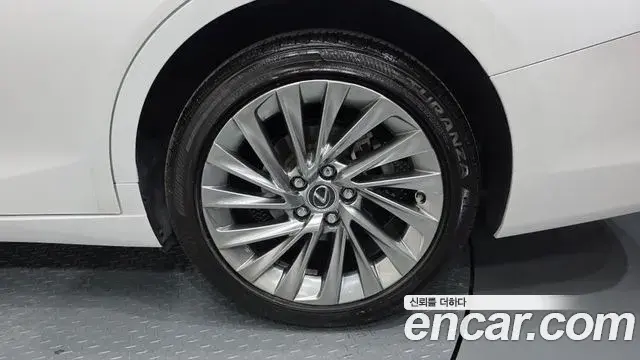 Lexus ES300h 2023 — Şəkil 10/40
