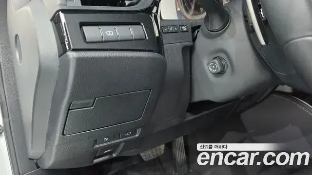Lexus ES300h 2023 — Şəkil 18/40