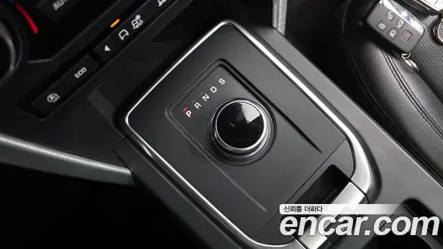 Land Rover Discovery Sport 2019 — ფოტო 25/35