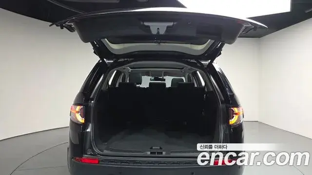 Land Rover Discovery Sport 2019 — ფოტო 32/35