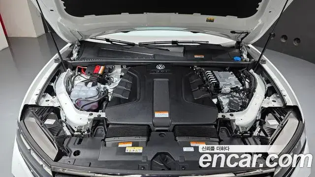 Volkswagen Touareg 2025 — Şəkil 9/36