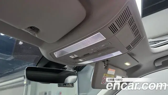 Volkswagen Touareg 2025 — Şəkil 32/36
