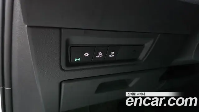 Volkswagen Touareg 2025 — Şəkil 36/36