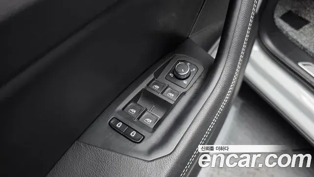 Volkswagen Touareg 2025 — Şəkil 33/36