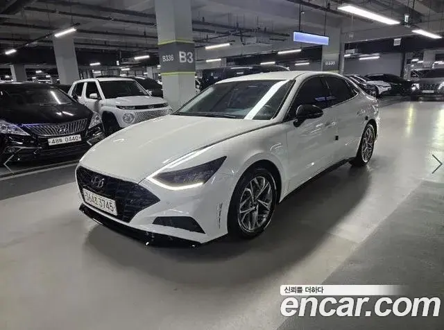 Hyundai Sonata 2022 — Photo 2/18