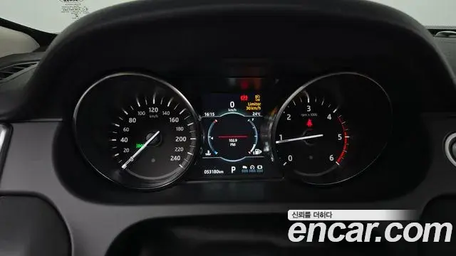 Land Rover Discovery Sport 2018 — ფოტო 25/31