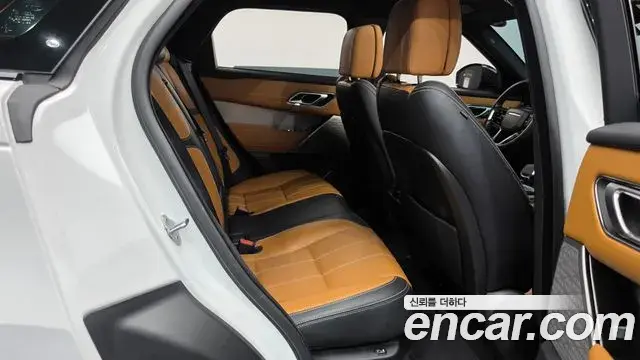 Land Rover Range Rover Velar 2021 — ფოტო 15/36