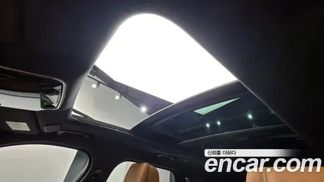 Land Rover Range Rover Velar 2021 — ფოტო 26/36
