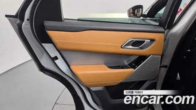 Land Rover Range Rover Velar 2021 — ფოტო 21/36