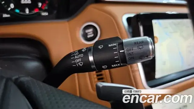 Land Rover Range Rover Velar 2021 — ფოტო 7/36