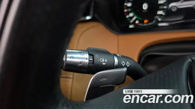 Land Rover Range Rover Velar 2021 — ფოტო 6/36
