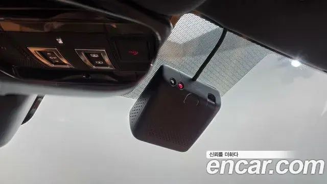 Land Rover Range Rover Velar 2021 — ფოტო 2/36